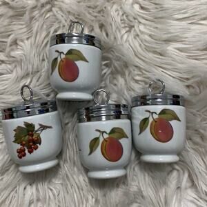 NWOT ROYAL WORCHESTER PORCELAIN‎ ENGLAND EGG COBBLER PEACHES & BERRIES SET  OF 4